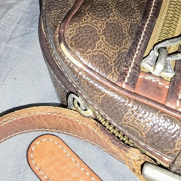 Clean Authentic Vintage Celine Brown Leather Macadam Crossbody - Picture 11 of 11